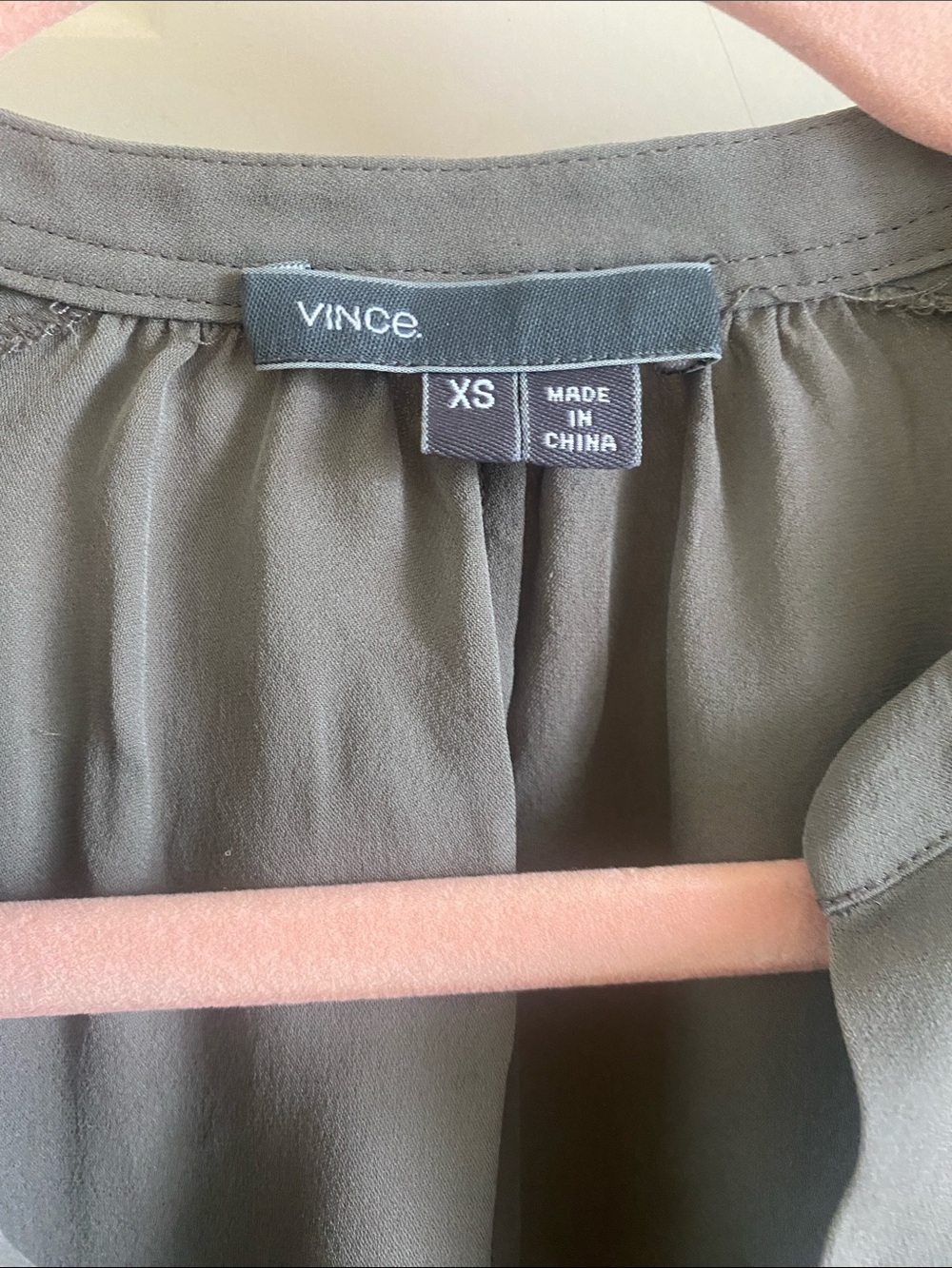 Vince Gray Silk Split V-Neck Short Sleeve Blouse - Picture 2 of 3